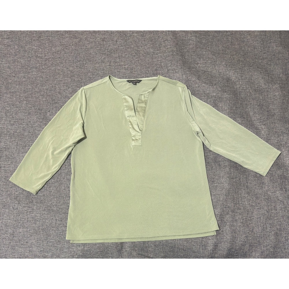 Banana Republic Women's M Top Green 3/4 Sleeve Split Neck Satin Trim